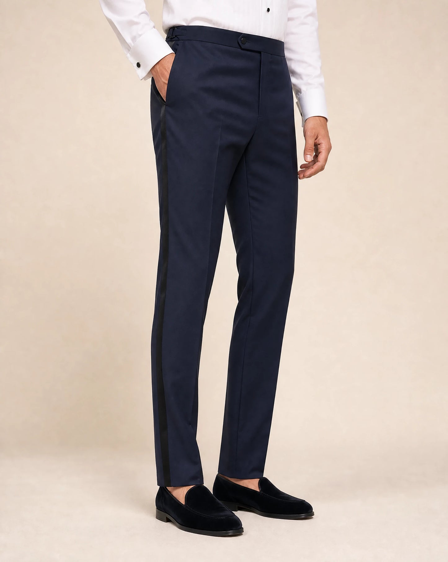 Dunkelblauer Smoking mit Galonhose