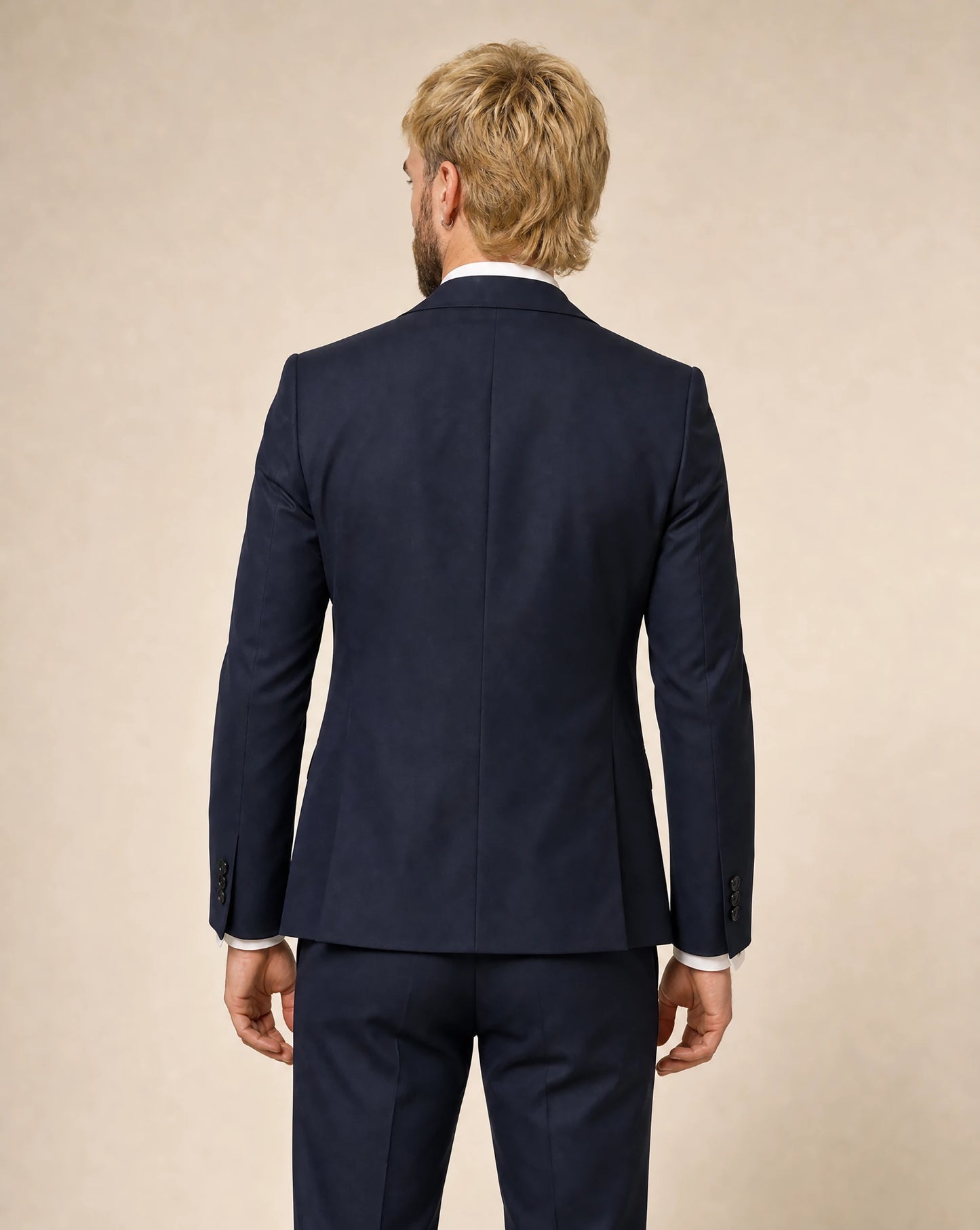 Dunkelblauer Smoking mit Galonhose