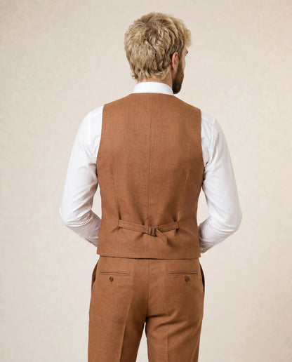 Karamellfarbener Anzug mit Spitzrevers aus 100% Wolle
